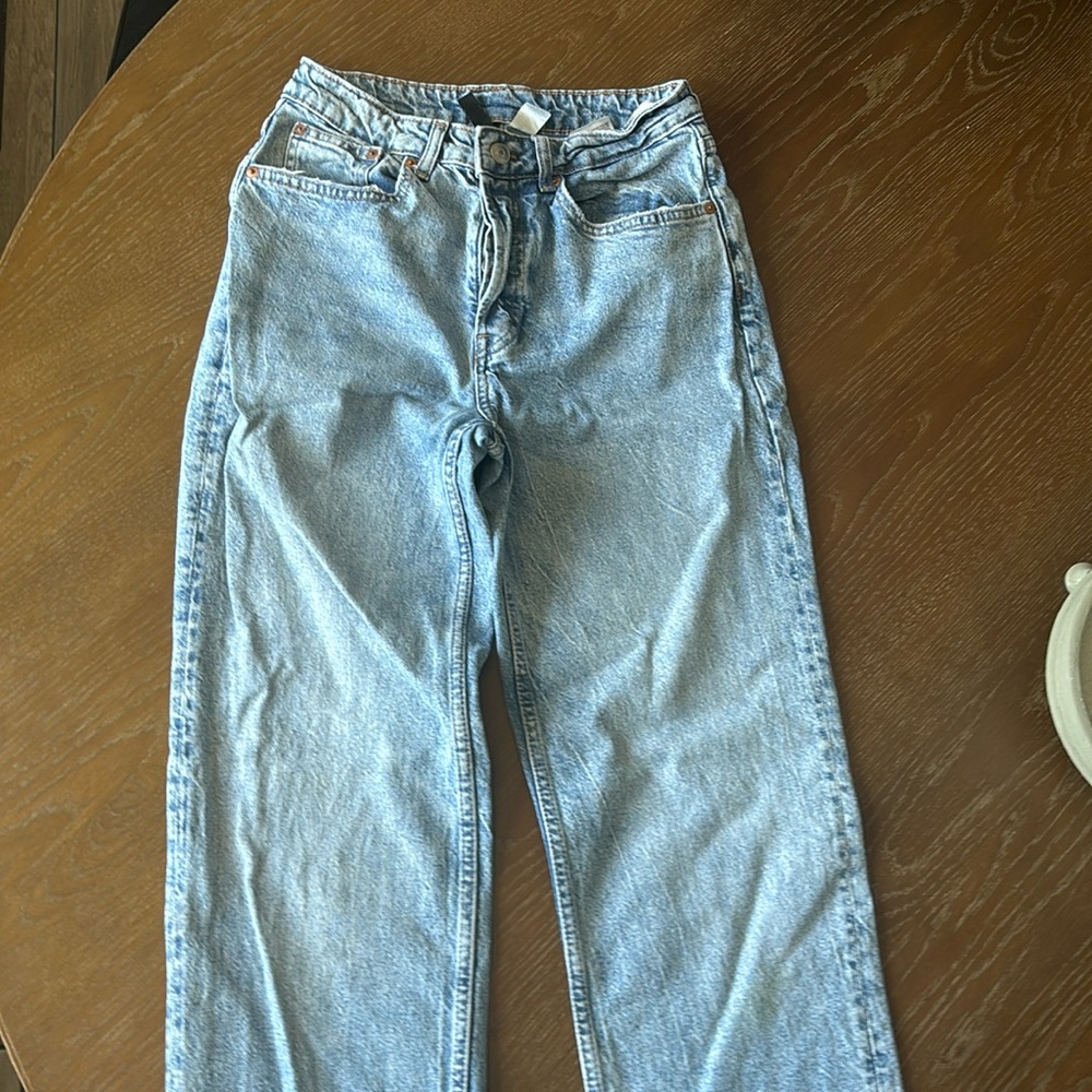 H&M light wash jeans